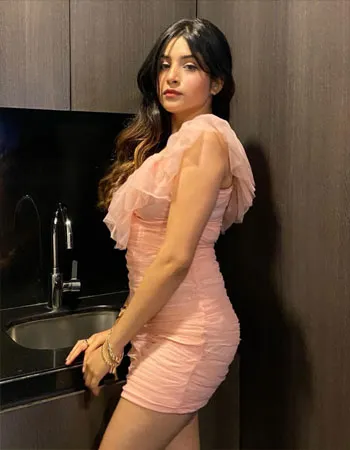 Russian Saket Escort service